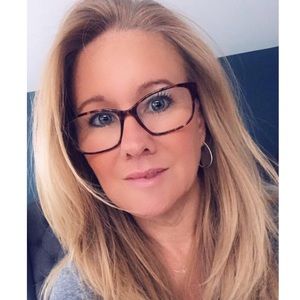 Meet your Posher, Holly